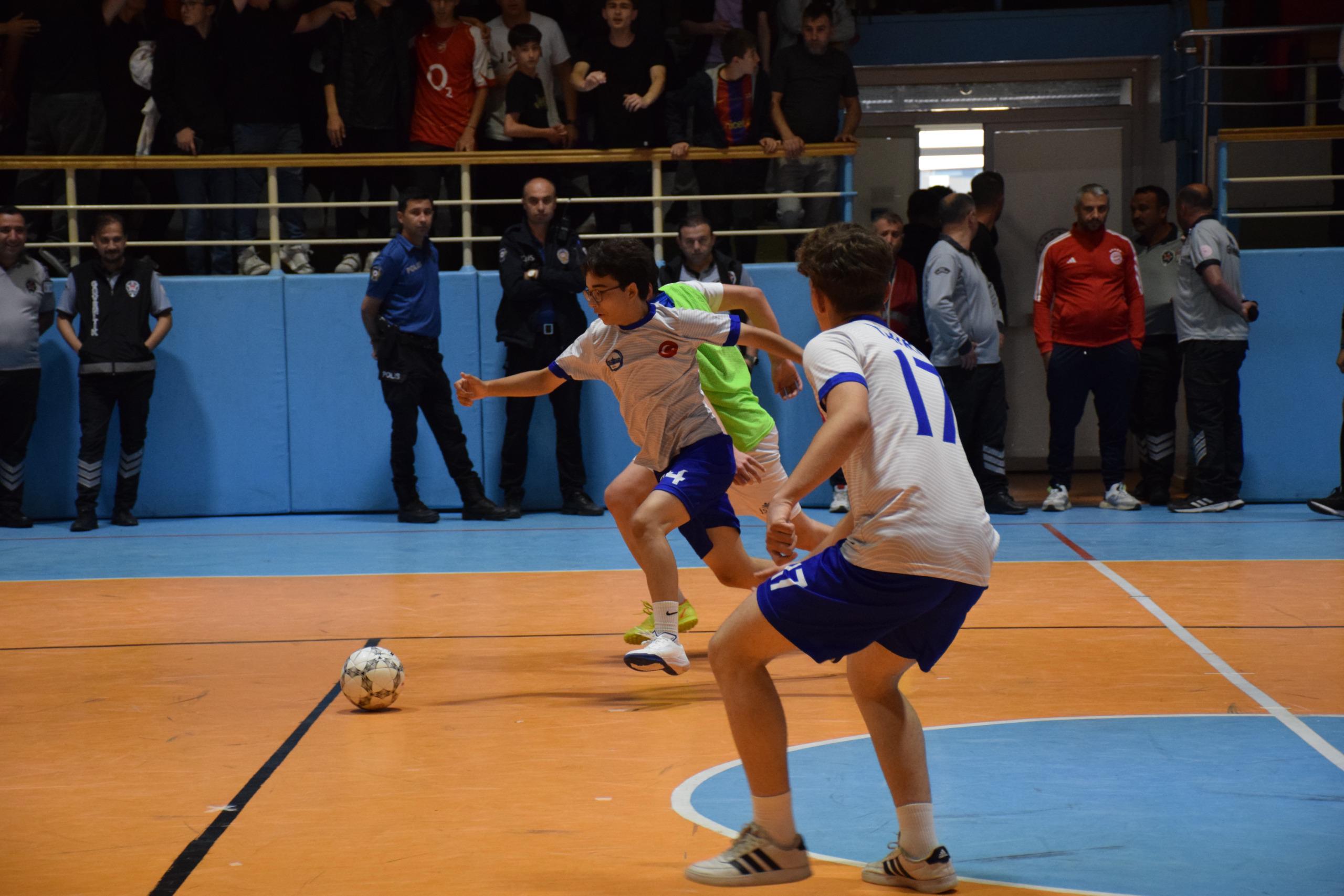 Okul Sporları 2. Küme Futsal Müsabakaları Tamamlandı 